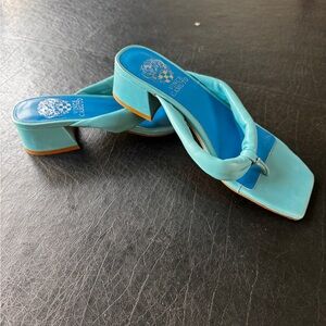 Vince Camuto Aqua 6 ½ WIDE Women's Thong Sandals